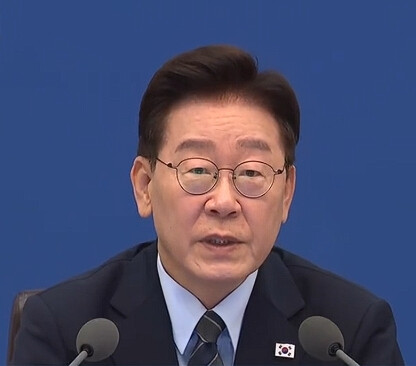이재명 대통령 "저성장 고착화냐 잠재성장률 반등이냐 갈림길…생산적 재정전략 필요"